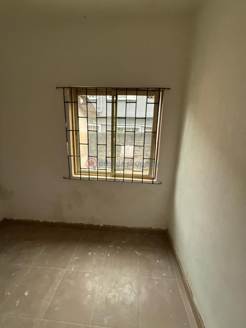1 bedroom Mini Flat For Sale Ijeshatedo Surulere Lagos - 6