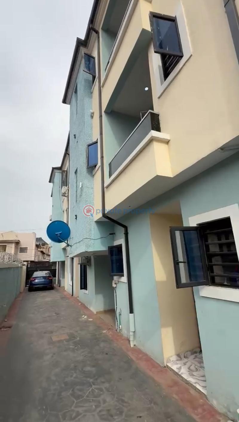 1 bedroom Mini Flat For Sale Shomolu. Lagos Palmgroove Shomolu Lagos - 2