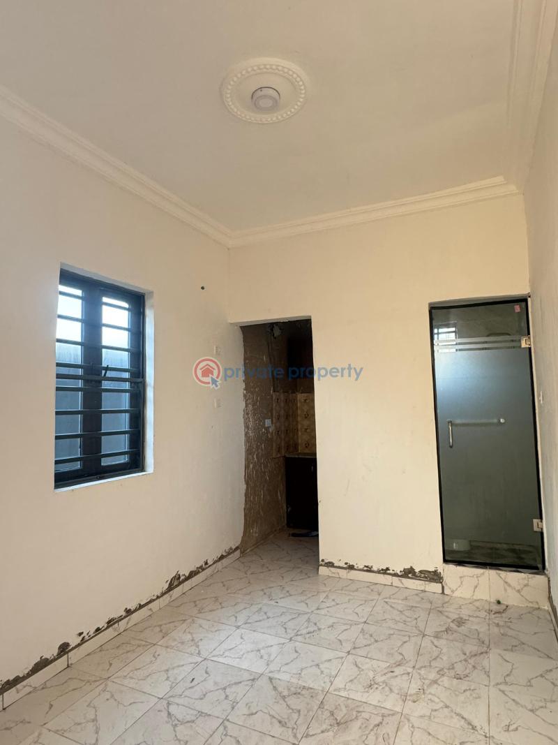 Self Contain For Sale Akoka Yaba Lagos - 3