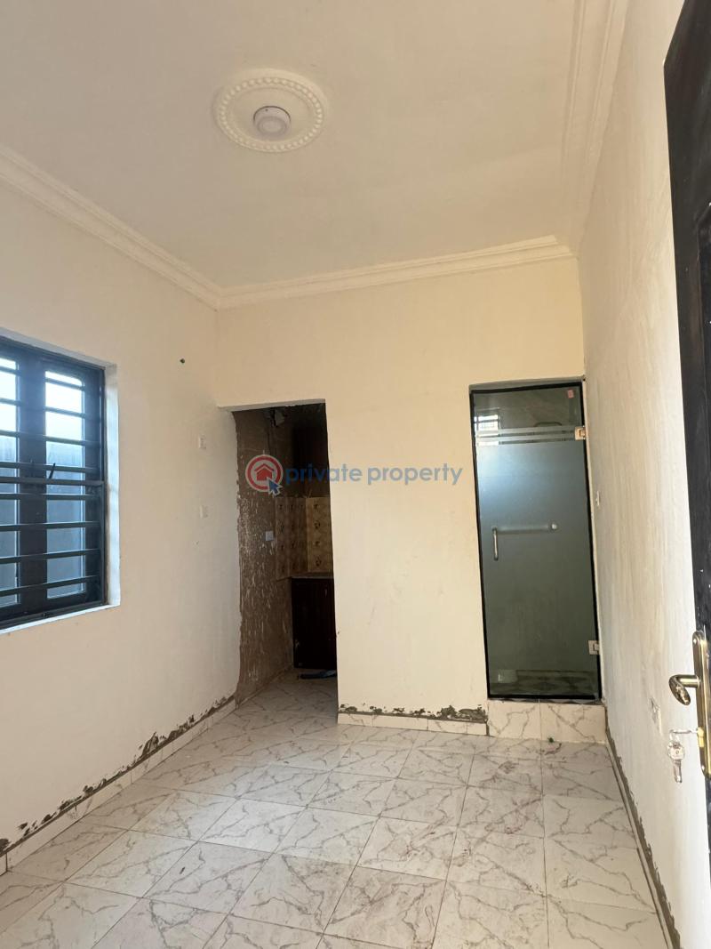 Self Contain For Sale Akoka Yaba Lagos - 8