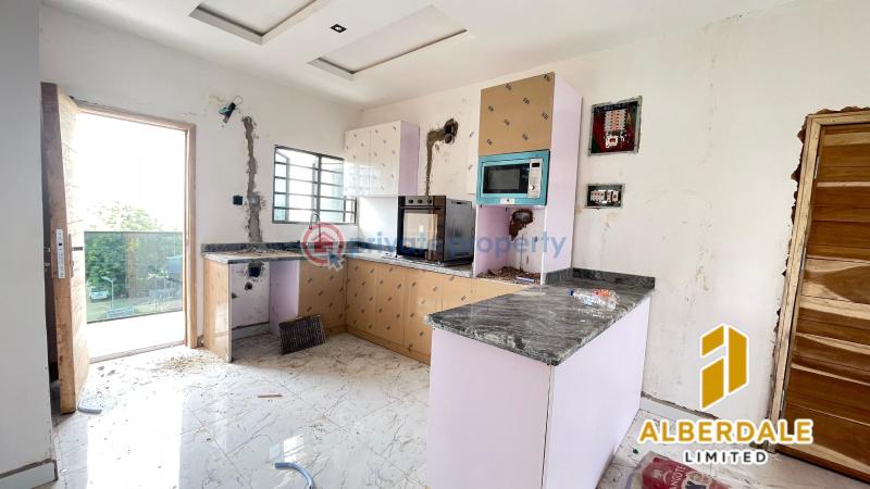 2 bedroom Block Of Flats For Sale Yaba Lagos - 3