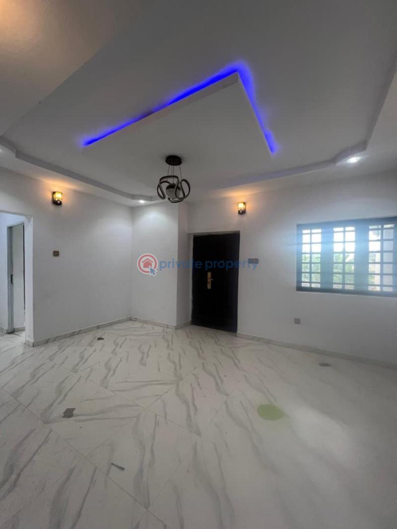 2 bedroom Block Of Flats For Rent Success Estate, Asaka 1 Akala Express Ibadan Oyo - 0
