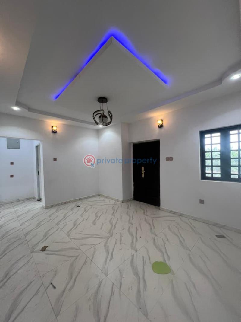 Modern 2-bedroom flat to let - 1 2 bedroom Block Of Flats For Rent Success Estate, Asaka 1 Akala Express Ibadan Oyo - 1