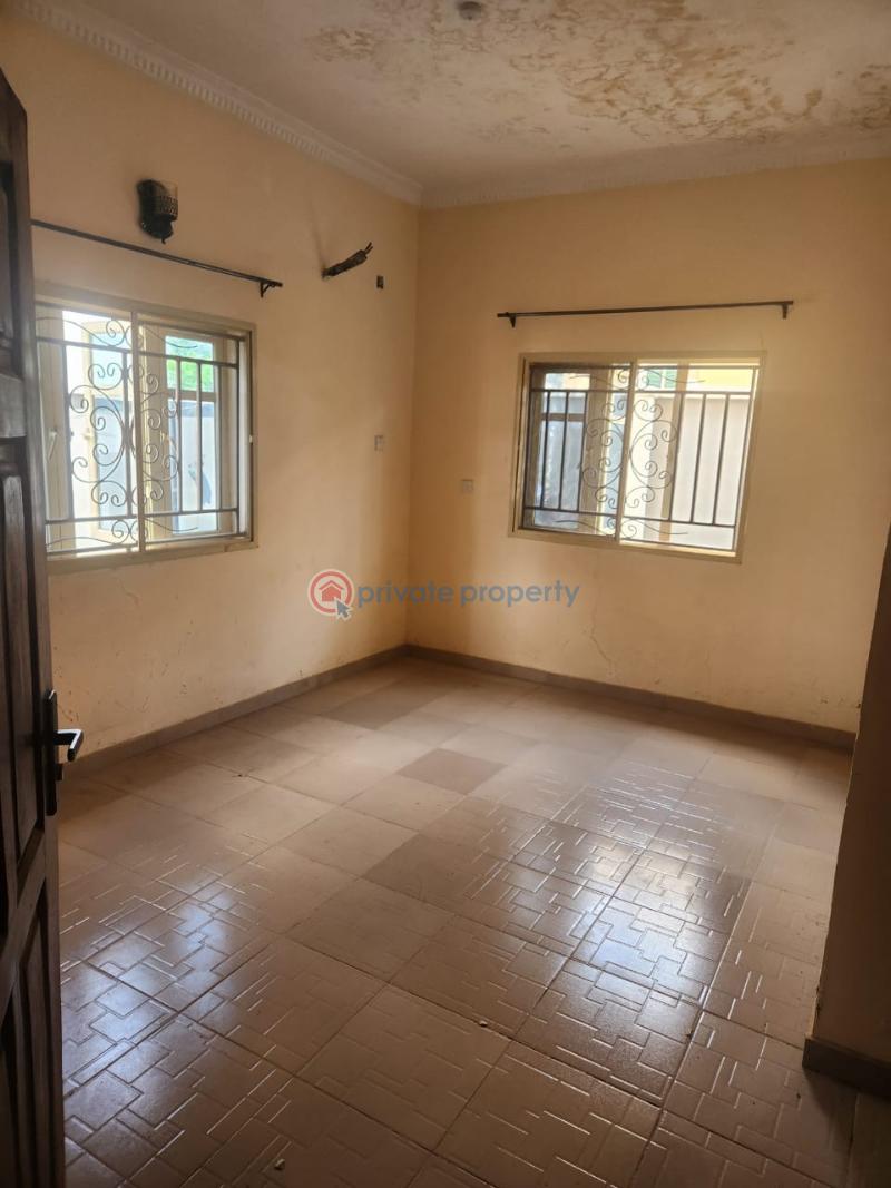 2 bedroom Block Of Flats For Rent Behind Christ High School, After Ashipa Akala Express Ibadan Oyo - 1