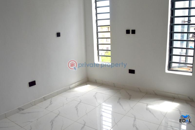 3 bedroom Flat & Apartment For Sale Pedro Gbagada Lagos - 8