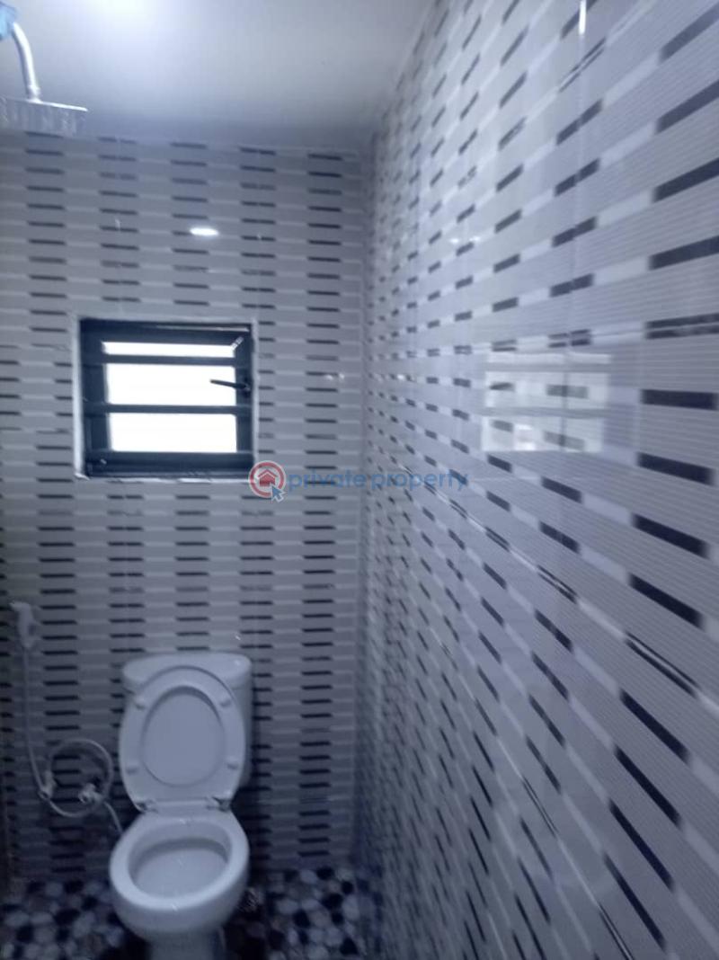 House For Rent Via Johnson Awe Estate, Alexander, Oluyole, Ibadan. Ibadan Oyo - 7