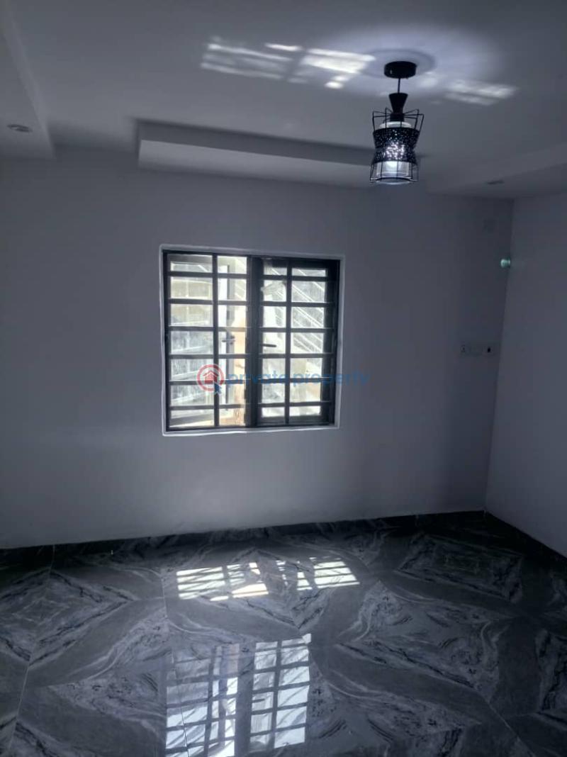 House For Rent Via Johnson Awe Estate, Alexander, Oluyole, Ibadan. Ibadan Oyo - 6