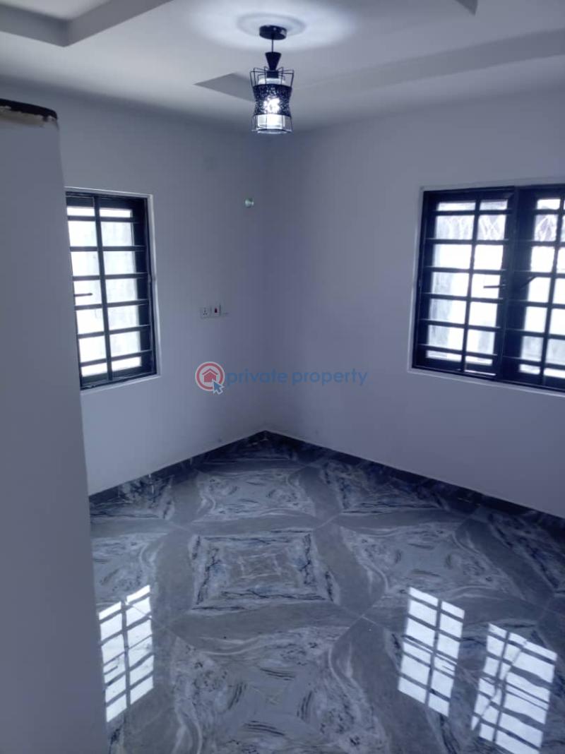 3 bedroom Block Of Flats For Rent Johnson Awe Oluyole Estate Ibadan Oyo