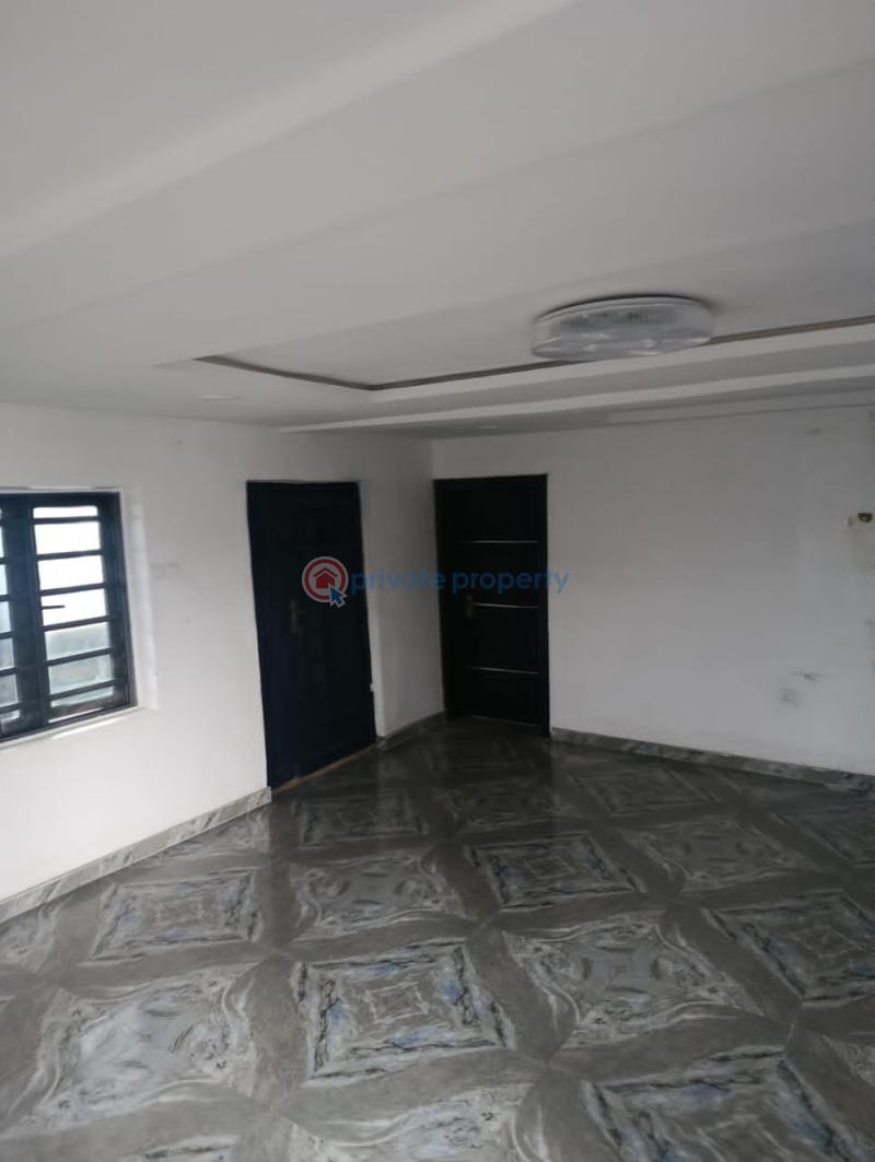 3 bedroom Block Of Flats For Rent Alexander, Johnson Awe Oluyole Estate Ibadan Oyo - 4