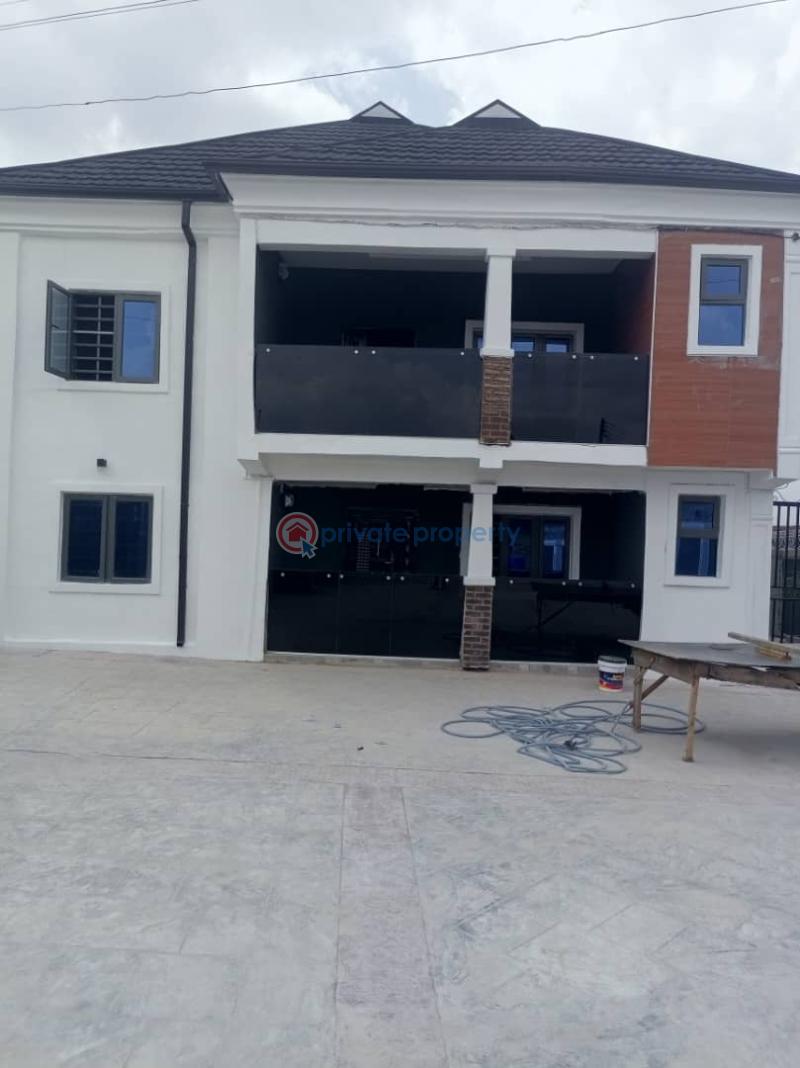 House For Rent Via Johnson Awe Estate, Alexander, Oluyole, Ibadan. Ibadan Oyo - 0
