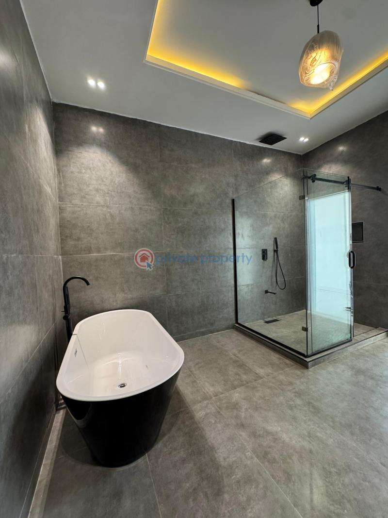 Modern 4  bedroom fully detached with en-suite rooms. - 21 4 bedroom Detached Duplex For Sale Lekki Phase 1 Lagos - 21