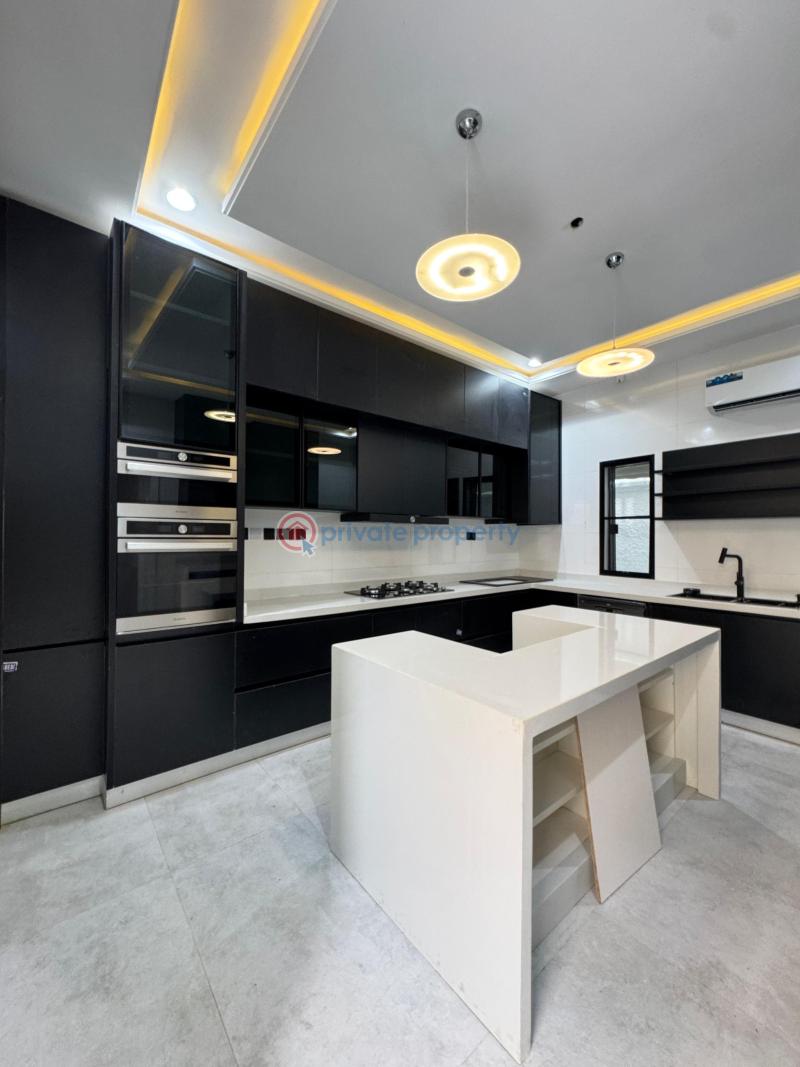 Modern 4  bedroom fully detached with en-suite rooms. - 1 4 bedroom Detached Duplex For Sale Lekki Phase 1 Lagos - 1