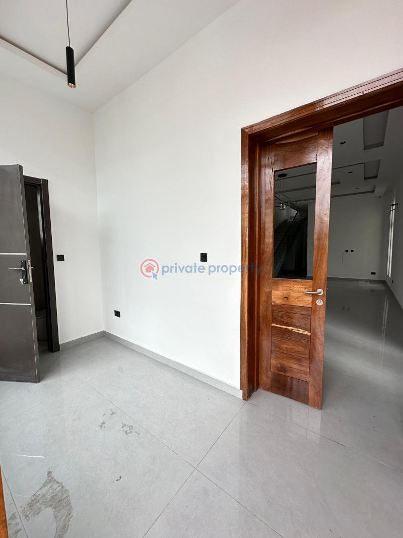5 bedroom Duplex For Sale London Estate Osapa Lekki Lagos - 9
