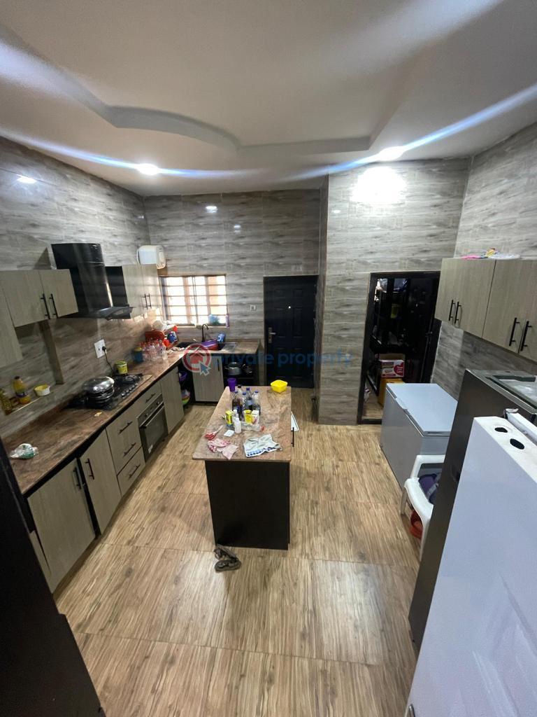 House For Sale Location: Tomiwa Awe, Oke’badan Estate, Off Olayiwola Avenue, Omolayo, Akobo, Ibadan Ibadan Oyo - 2