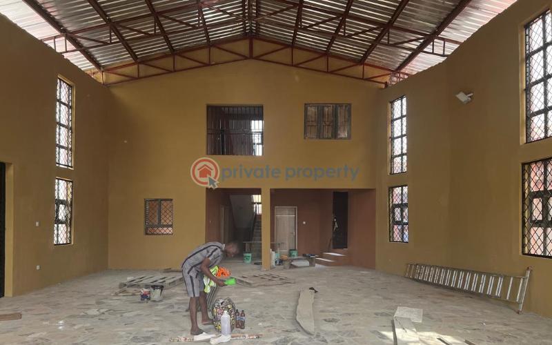 7 bedroom Warehouse For Sale College Crescent Challenge Ibadan Oyo - 3
