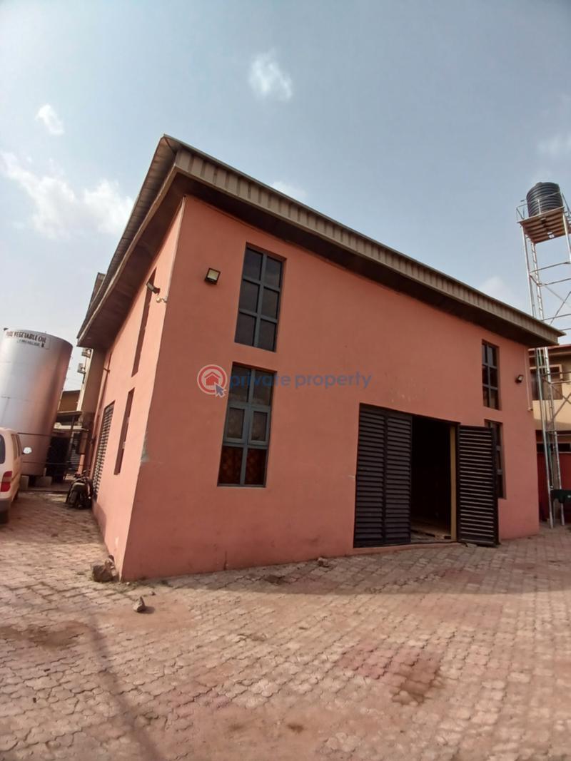 7 bedroom Warehouse For Sale College Crescent Challenge Ibadan Oyo - 9