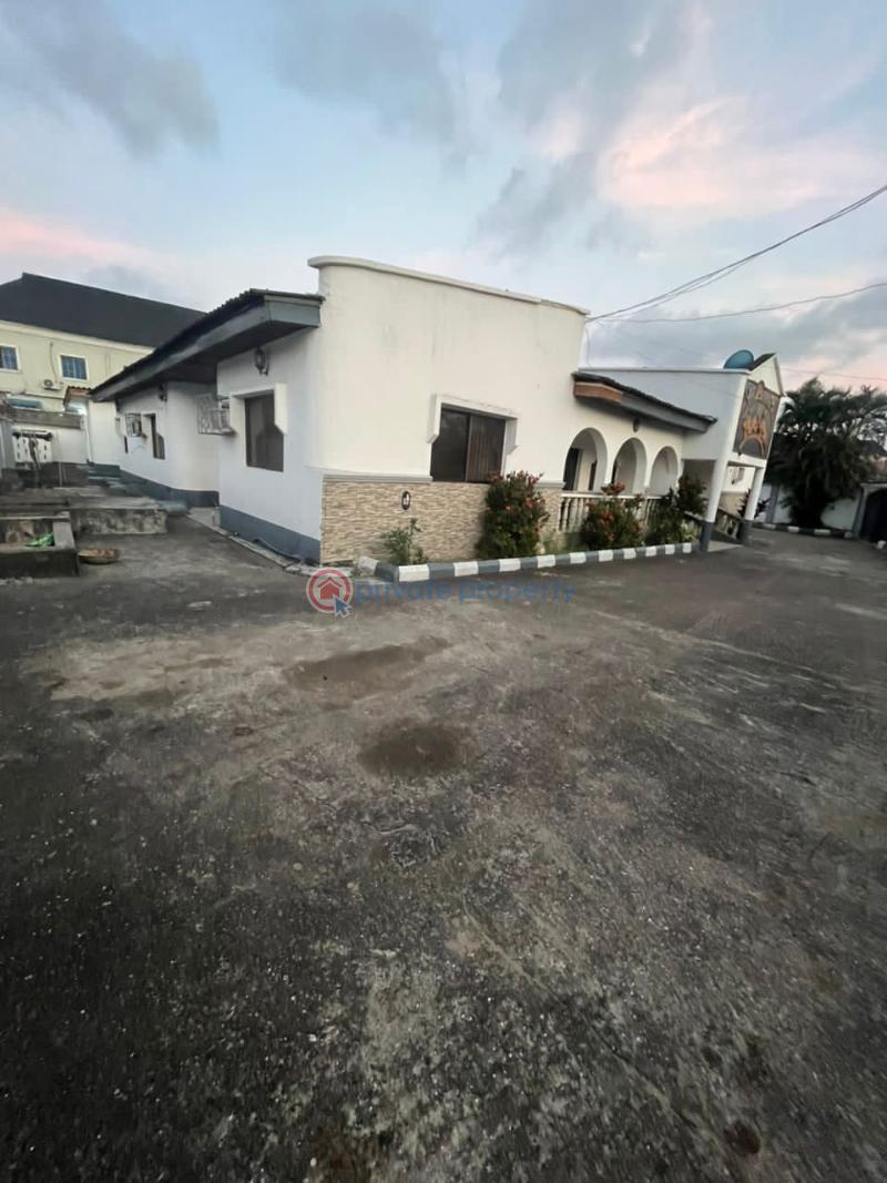 10 bedroom Detached Bungalow For Sale Iwaya Yaba Lagos - 2