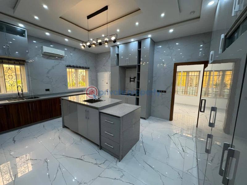 8 bedroom Detached Duplex For Sale Osapa London Lekki Lagos - 1