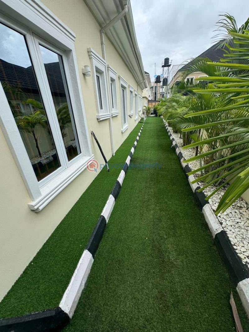 8 bedroom Detached Duplex For Sale Osapa London Lekki Lagos - 8