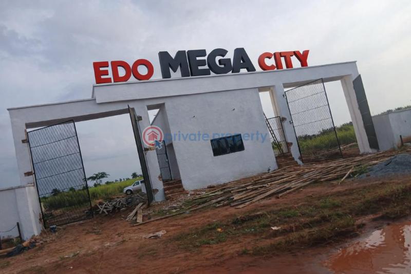 Mixed use Land For Sale Edo Megacity In Igue Nwangue Community, Off Aduwawa Bypass, Benin City Very Close To The Eagle Junction. Benin Edo - 1