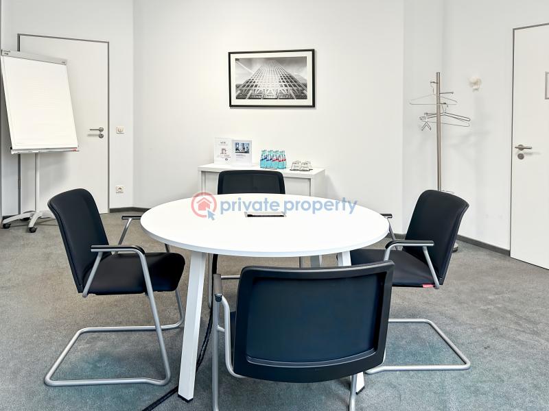Private Office For Rent 8 Evbuomwan Street, Off Etete Rd, Oka Oredo  - 3