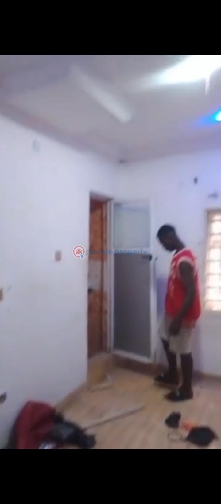 2 bedroom Flat & Apartment For Rent Ebute Metta East Adekunle Yaba Ebute Metta Yaba Lagos - 1