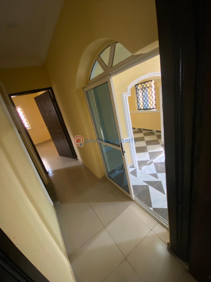 2 bedroom Block Of Flats For Rent Oke Ibukun Zone2a Akala Express Ibadan Oyo - 0