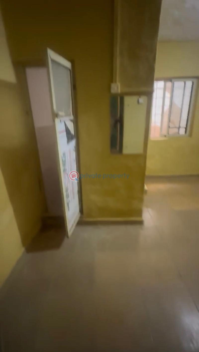 Self Contain For Rent Fola Agoro Yaba Lagos - 2