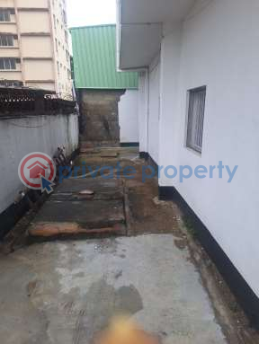 Neat and spacious 16 rooms detached commercial duplex address: p - 5 10 bedroom Detached Duplex For Rent Plot 224, Kofo Abayomi Street, Victoria Island, Lagos Kofo Abayomi Victoria Island Lagos - 5