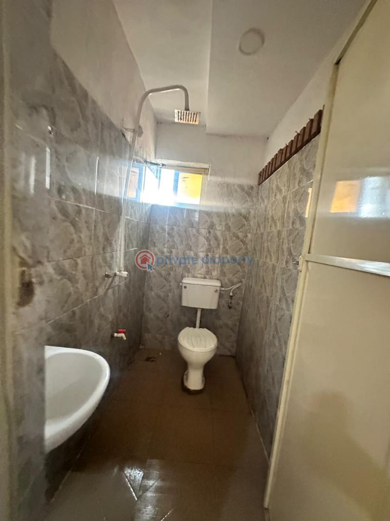 1 bedroom Mini Flat For Rent Onike Yaba Lagos - 4