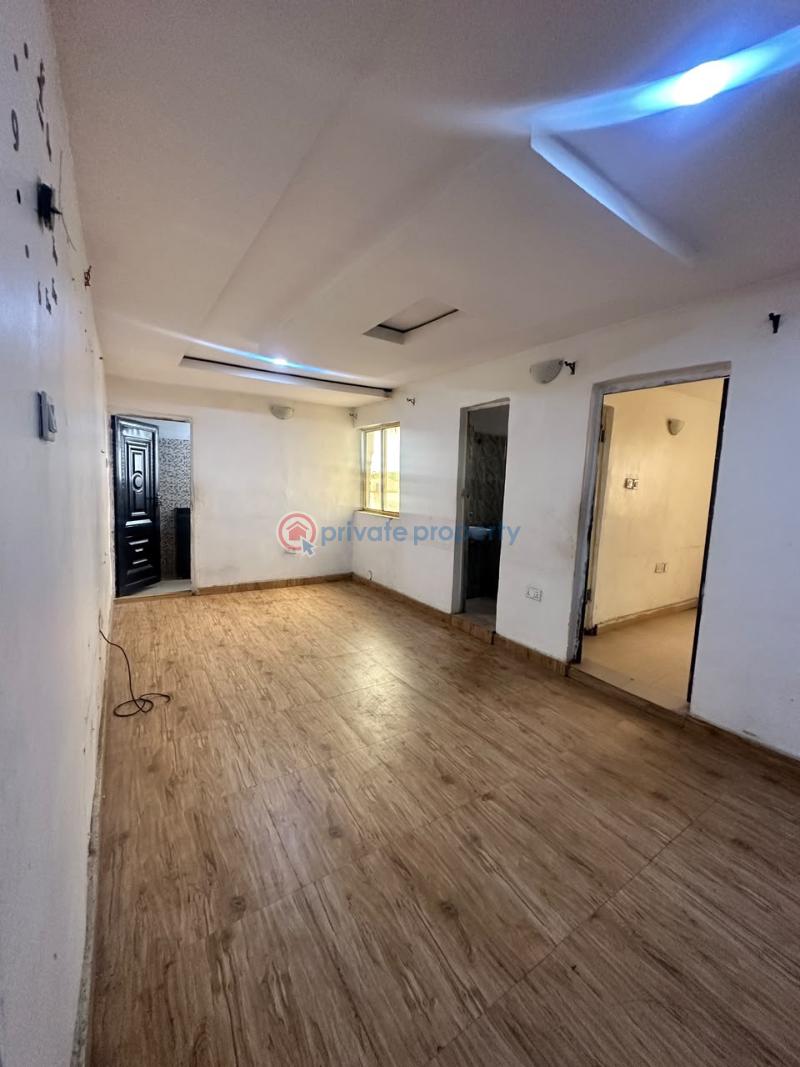 1 bedroom Mini Flat For Rent Onike Yaba Lagos - 3