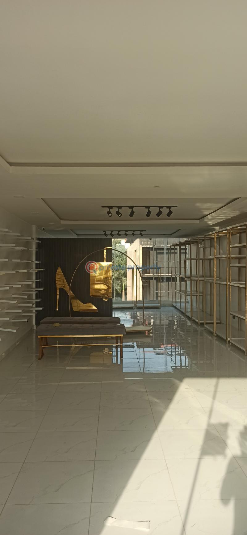 Mall/Complex/Plaza For Rent Wuse II Abuja Phase 1  - 5