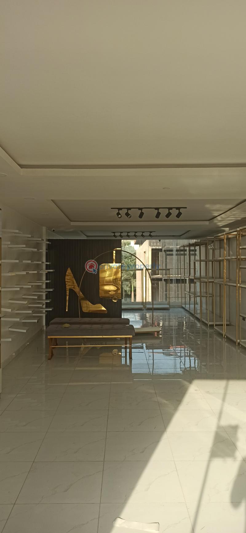 Mall/Complex/Plaza For Rent Wuse II Abuja Phase 1  - 4