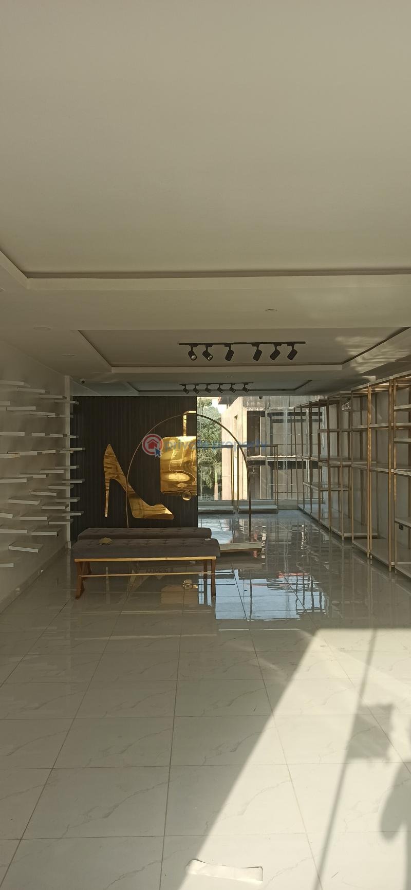 Mall/Complex/Plaza For Rent Wuse II Abuja Phase 1  - 6