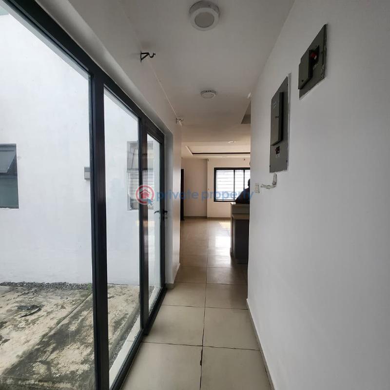 Neatly built 2bedroom apartment - 9 2 bedroom Block Of Flats For Rent Osapa London Lekki Lagos - 9