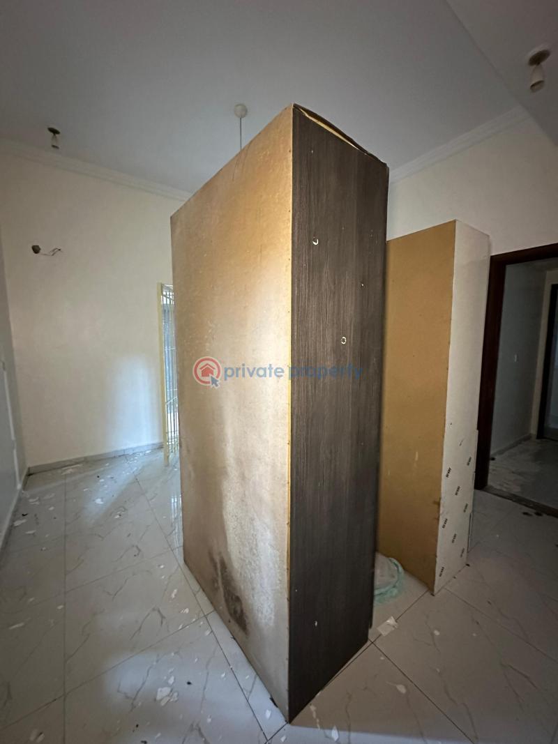 Neatly built 2bedroom apartment - 5 2 bedroom Block Of Flats For Rent Victoria Island Lagos - 5