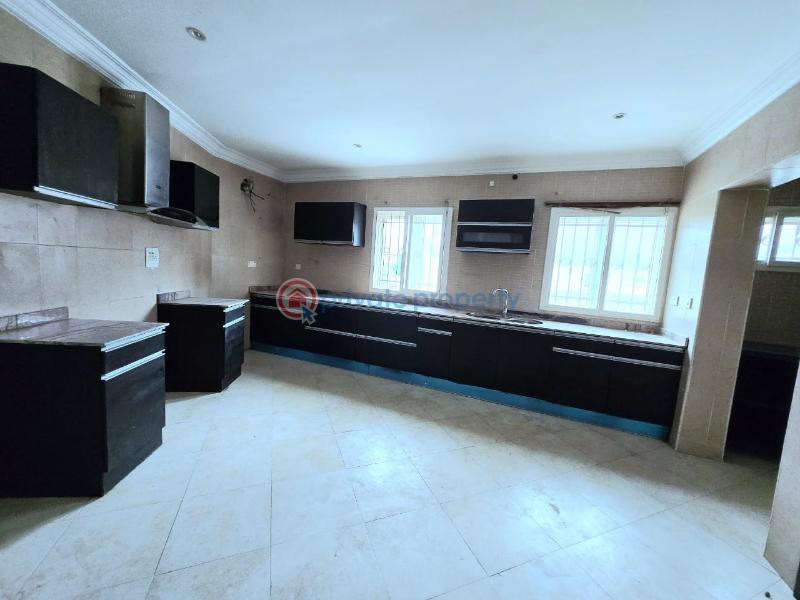 Neatly built 3 bedroom apartment with bq - 14 3 bedroom Flat & Apartment For Rent Lekki Phase 1 Lagos - 14
