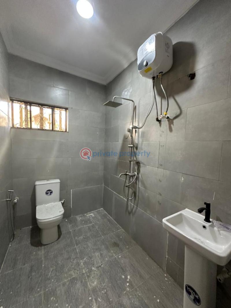 Neatly built 3bedroom apartment - 10 3 bedroom Block Of Flats For Rent Lekki Phase 1 Lagos - 10