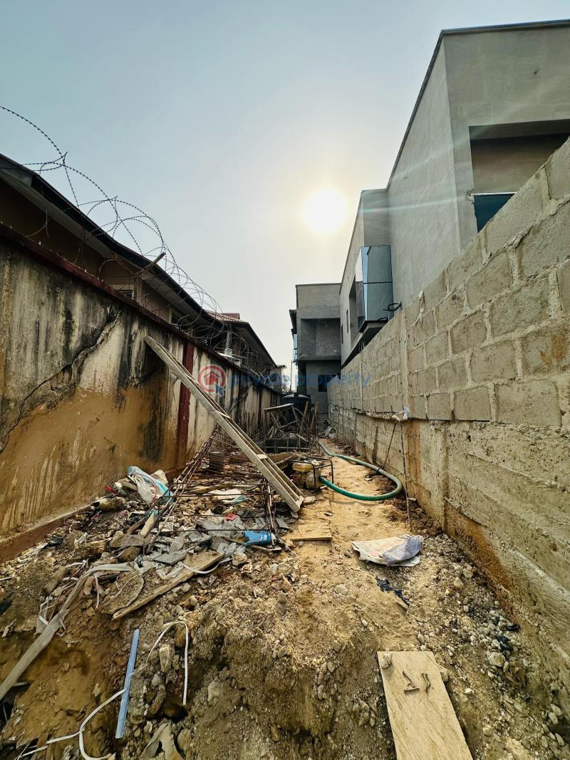 4 bedroom Semi detached Duplex For Sale Gbagada Lagos - 2