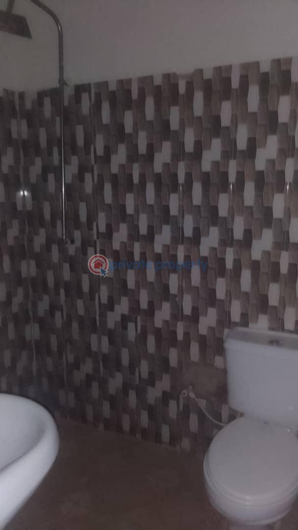 2 bedroom Block Of Flats For Rent Behind Christ High School, Ashipa Road, Tipper Garage Akala Express Ibadan Oyo - 4