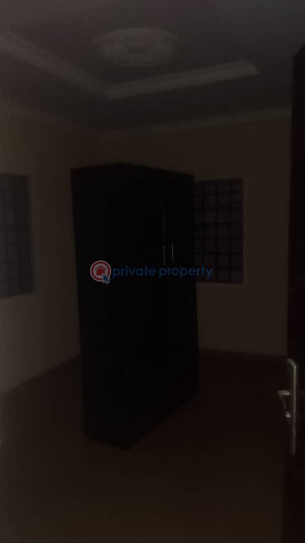 2 bedroom Block Of Flats For Rent Behind Christ High School, Ashipa Road, Tipper Garage Akala Express Ibadan Oyo - 5