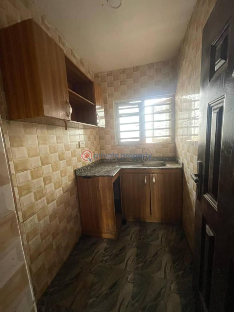 2 bedroom Block Of Flats For Rent Iwaya Yaba Lagos - 4