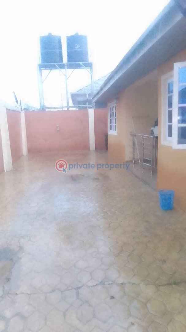 2 bedroom Block Of Flats For Rent Behind Christ High School, Ashipa Road, Tipper Garage Akala Express Ibadan Oyo - 2