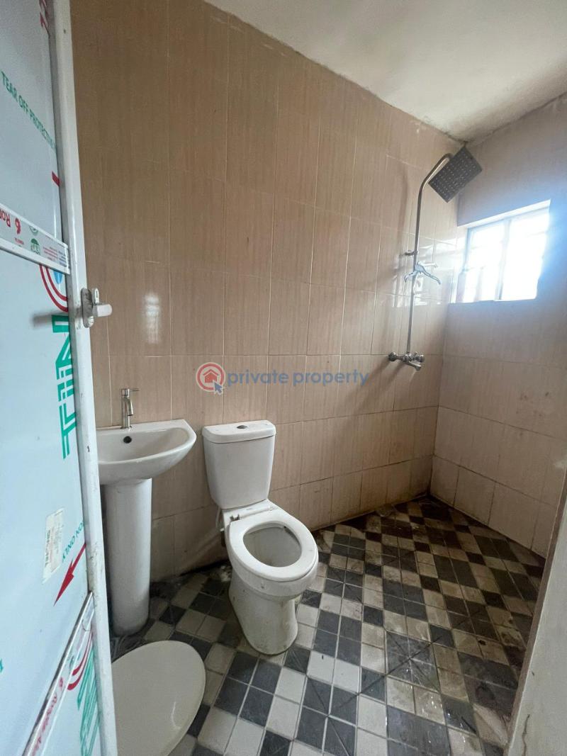 2 bedroom Block Of Flats For Rent Iwaya Yaba Lagos - 3
