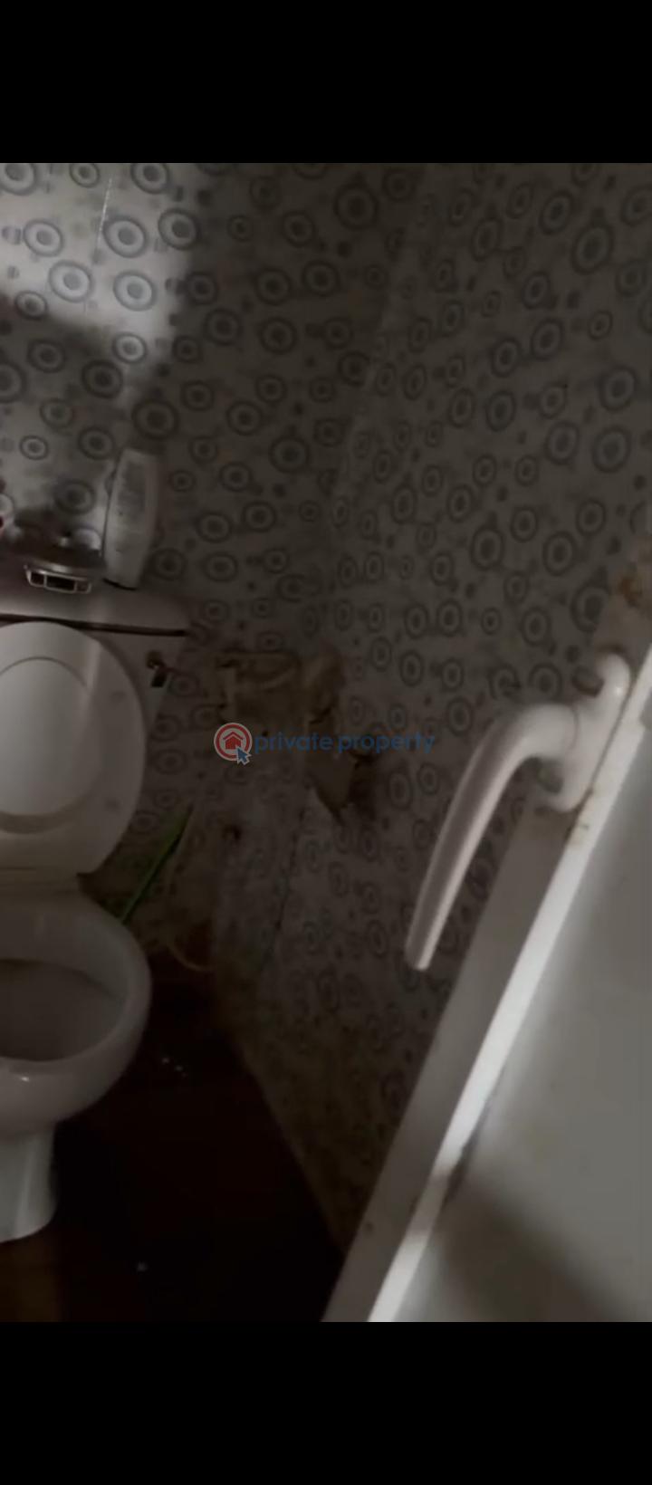 Self Contain For Rent Lawani Street, Onike, Yaba. Onike Yaba Lagos - 1