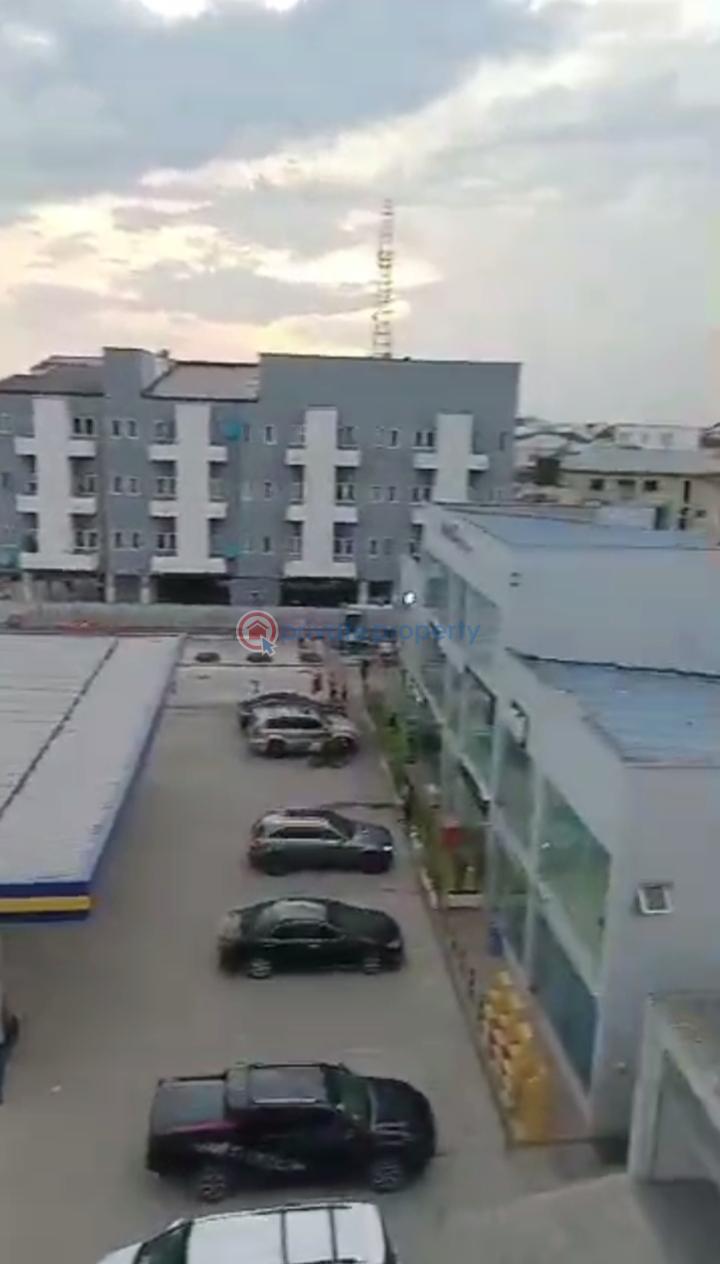 Neatly used service 3bedroom apartment with bq. - 1 3 bedroom Block Of Flats For Sale Osapa London, Lekki Lagos Osapa London Lekki Lagos - 1