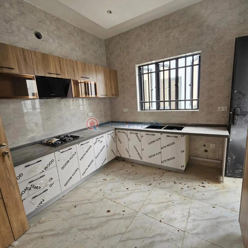 New 3bedroom flat apartment in a good location - 6 3 bedroom Block Of Flats For Sale Adeniyi Jones Ikeja Lagos - 6