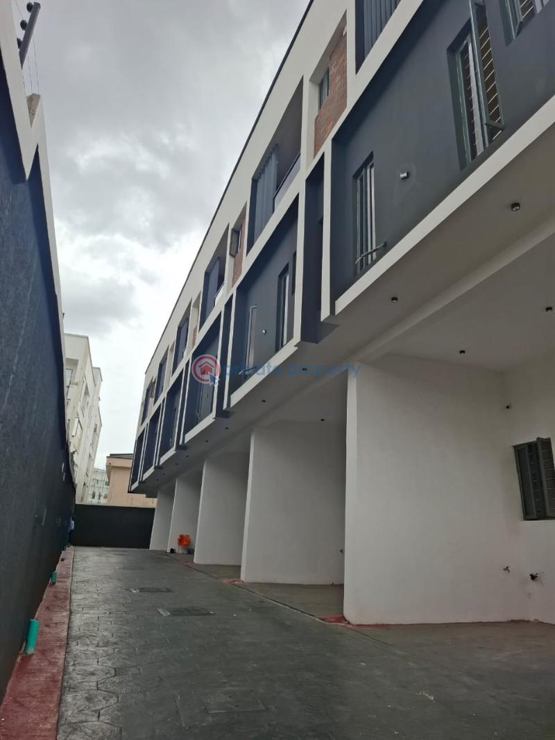 4 bedroom Terraced Duplex For Sale Bayo Adejonwo Street/maryland Maryland Lagos - 1