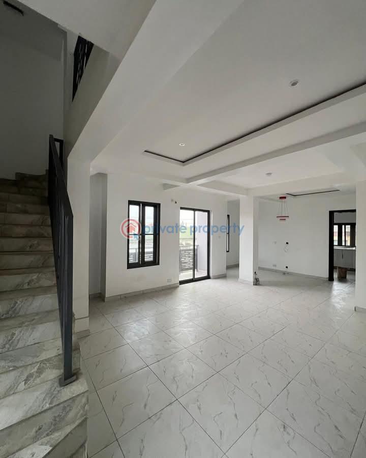 4 bedroom Terraced Duplex For Sale Obanikoro Close To Anthony Obanikoro Shomolu Lagos - 14