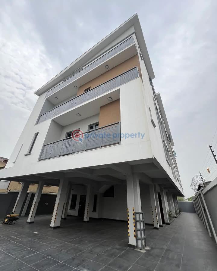 4 bedroom Terraced Duplex For Sale Obanikoro Close To Anthony Obanikoro Shomolu Lagos - 10